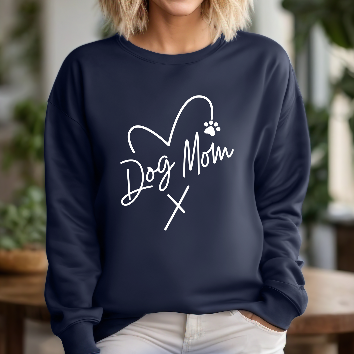 DOG MOM | SWEATSHIRT | Gildan